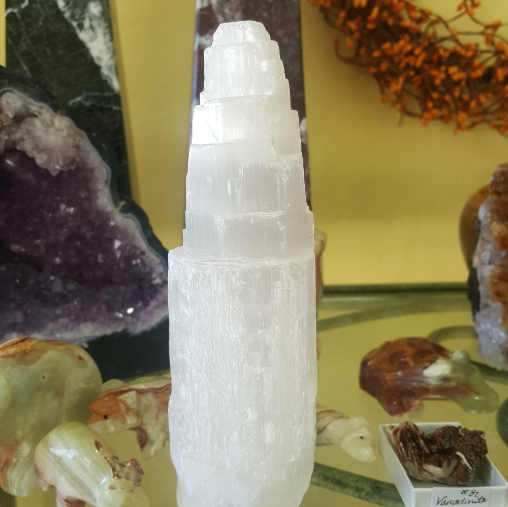 Selenite Crystal Point Decor - Picture 3 of 4